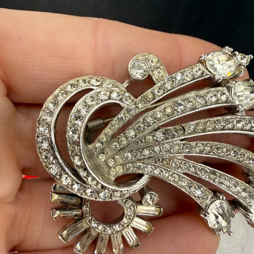 Vintage Rhinestone Fur Clip Silver Tone Spray Comet